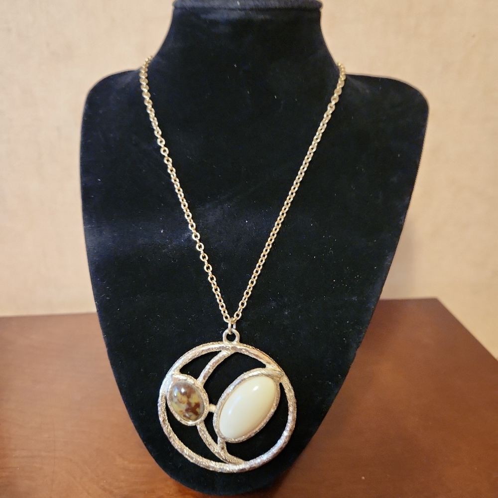 Vintage Sarah Coventry necklace.